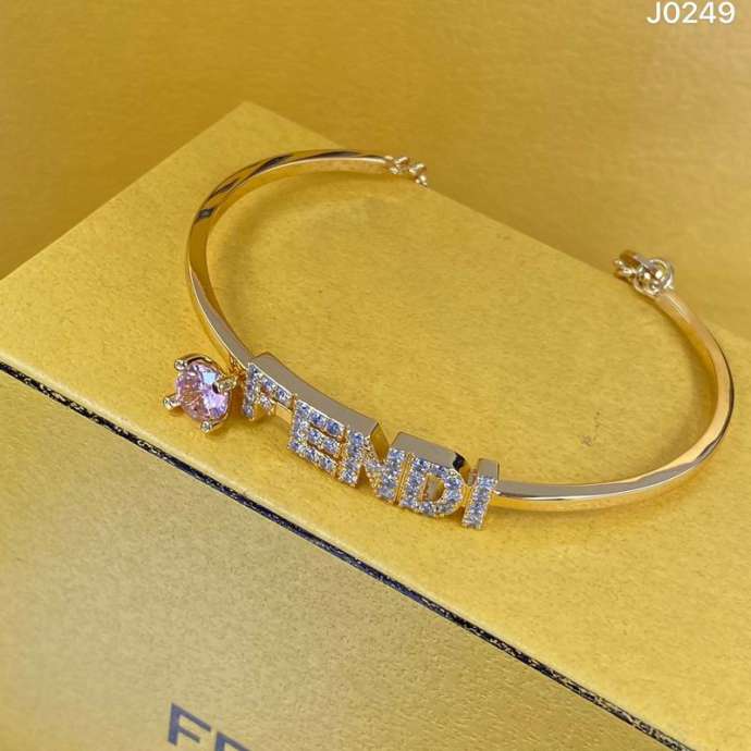 Picture of Fendi Bracelet _SKUFendibracelet10lyr28600